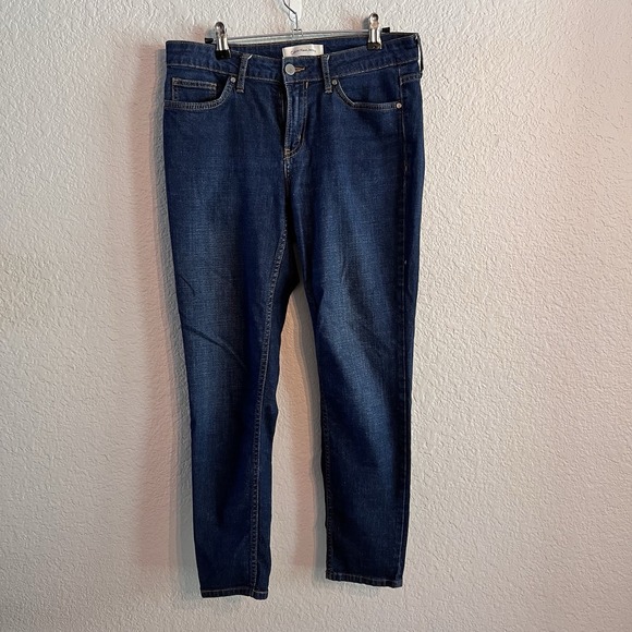 Calvin‎ Klein Skinny Women's size 10 Dark Wash Blue Denim Jeans - Picture 1 of 3